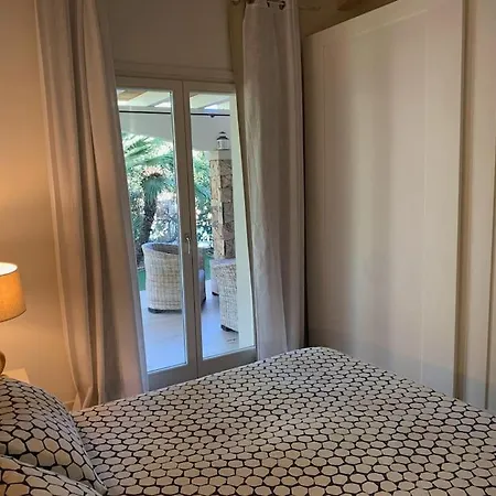 Elegance La Sterlizia ポルト・ピノ